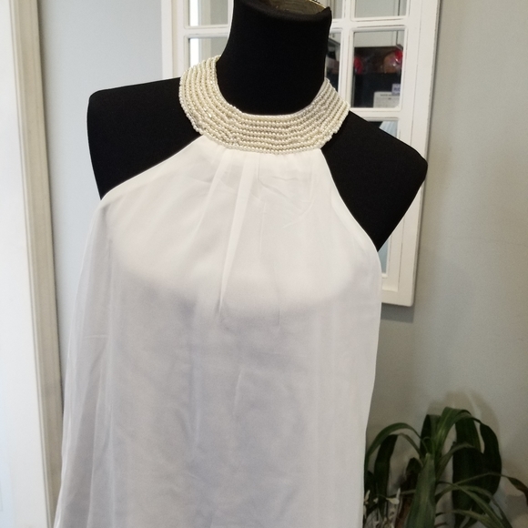 👗WHITE CHIFFON HALTER DRESS WITH PEARL NECKLINE - Picture 2 of 7